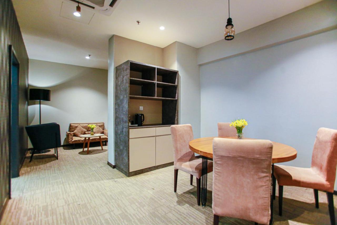 Fives Hotel Dnp Johor Bahru Kültér fotó