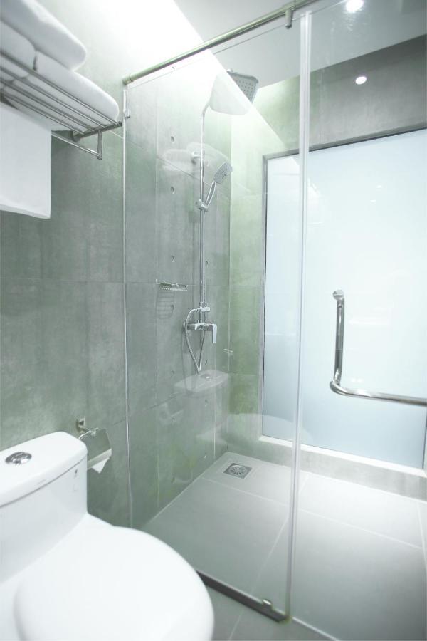 Fives Hotel Dnp Johor Bahru Kültér fotó